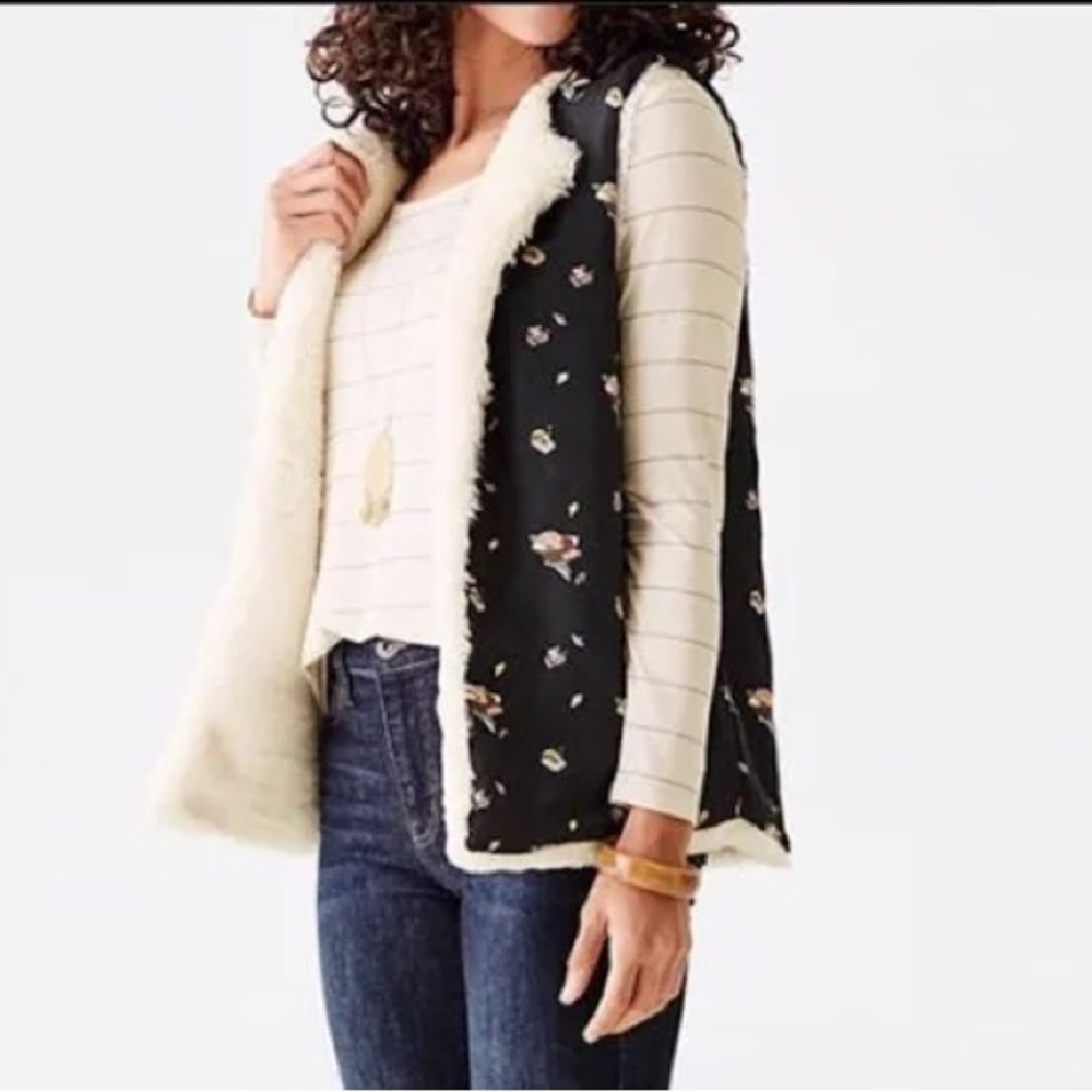 Matilda Jane Reversible Snow Way Faux Fur Black Floral Vest small